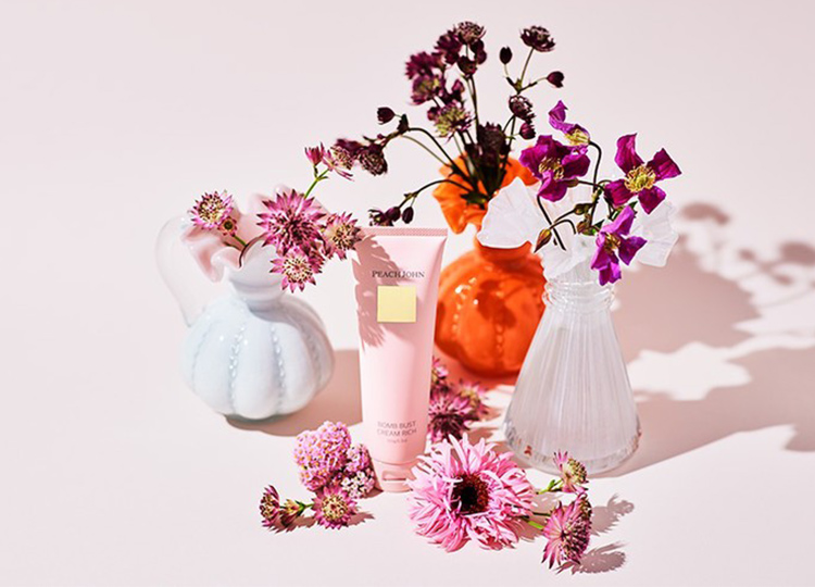 ボムバストクリームリッチ　セダクティブフラワー　香り